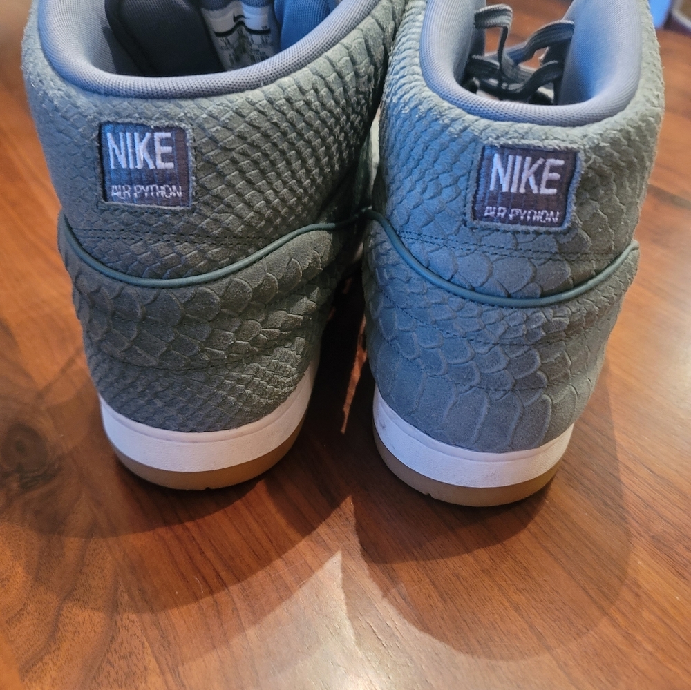 Nike Air Python Prm Green - image 2